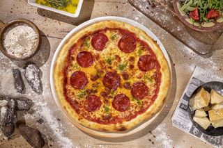 Pizza salami picanta Ø 32cm