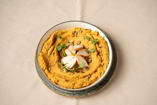 Hummus cremos cu piept de pui 220g
