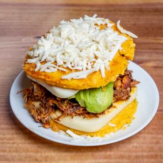 Arepa de Choclo Mixta