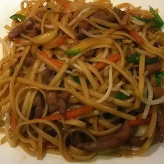 29. Tallarines Fritos Con Ternera