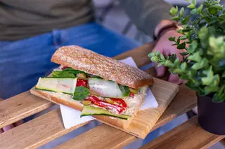 Humus zdravi sendvič
