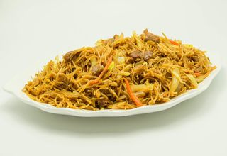 Fidea de orez prajita cu carne de vita