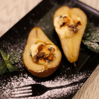 Груша запечена з сиром дор блу(250г)