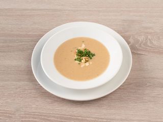 Krem borowikowy z prażonym migdałem