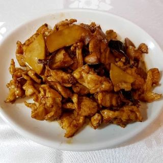 Cerdo Con Setas Chinas Y Bambú