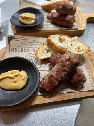 Mici con mostaza dulce(2 unidades)