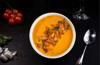 Supă cremă de legume cu piept de pui