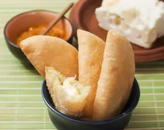 Empanada De Queso Latino