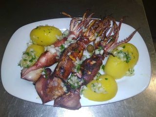 Lulas grelhadas com molho verde