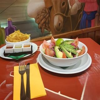 Ensalada de aguacate y maíz