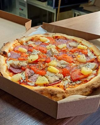 Піца Тропікана (630г)