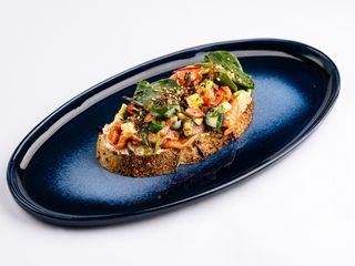 Брускета зі слабосолоним лососем (240г)