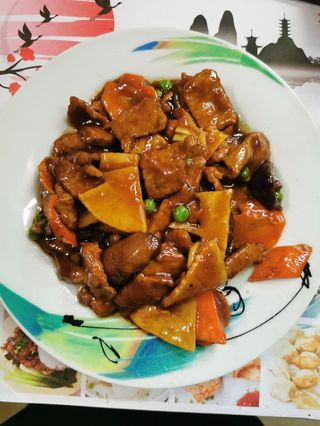 169. Vitello con bambù e funghi