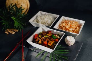 Kaczka pikantna z warzywami (500g)