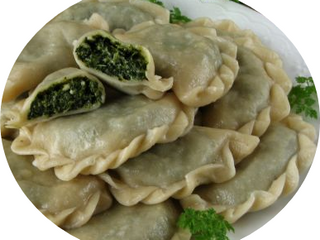 Pierogi ze szpinakiem 8 szt. sos czosnkowy (zestaw)