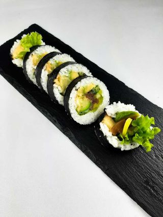 02.Futomaki z cukinią w tempurze 6szt.