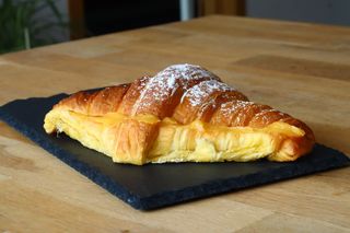 Croissant Doce de Ovos Moles
