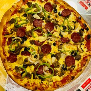 Méga Pizza Suprême