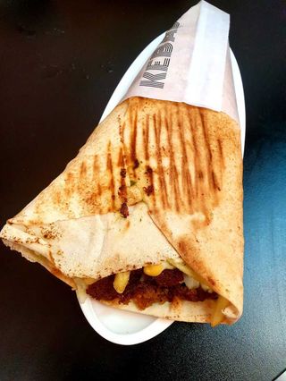 Lawasz z frytkami średni