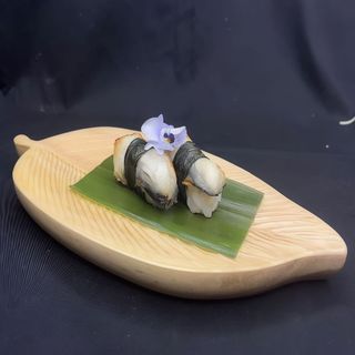 28. Nigiri de unagi (2 piezas)
