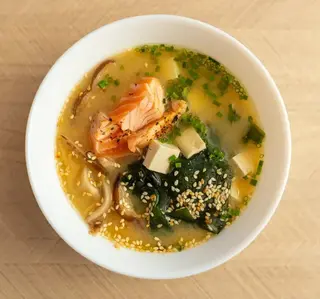 Miso Shiru tofu z łososiem
