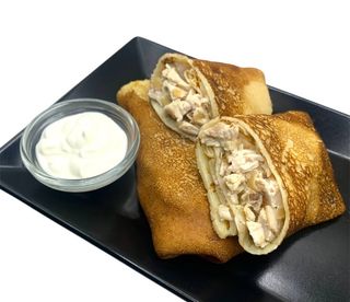 Млинці з м'ясом курки