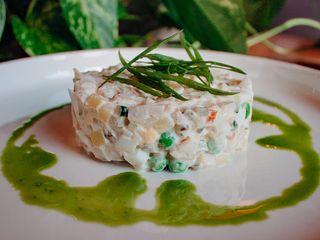 Салат Олів‘є з куркою власного копчення (160g)