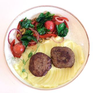 Котлеты с пюре и пеперенатой