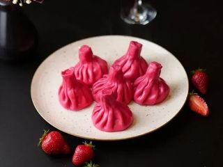 Хінкалі з полуницею та маскарпоне (75g)