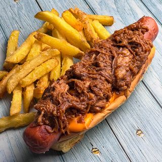 HOT DOG PULLED PORK