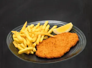Cotoletta di pollo con patate e limone