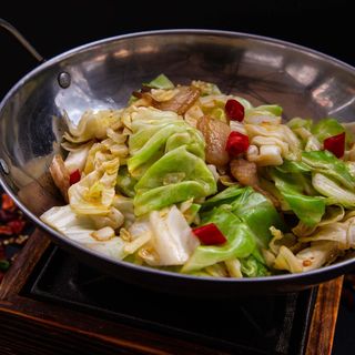Specialità di cavolo con carne干锅包菜