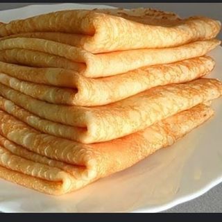 VANILLA THIN PANCAKES (Served with honey)