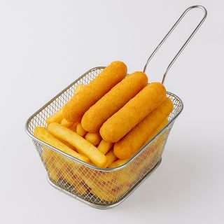 Krumpirići i pohani štapići mozzarelle