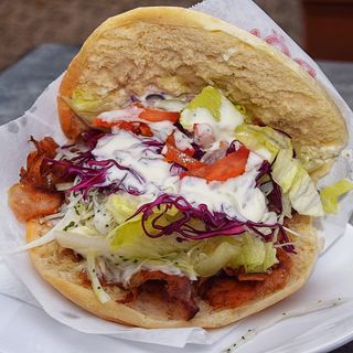  Kebab Pollo O Ternera O Mixto con ensalada