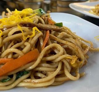 Pasta fresca saltata con verdure 