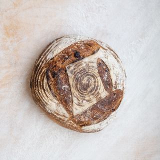 Chleb pszenny z żurawiną