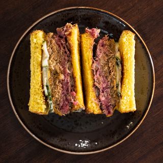 Sandwich Cheek Patty Melt