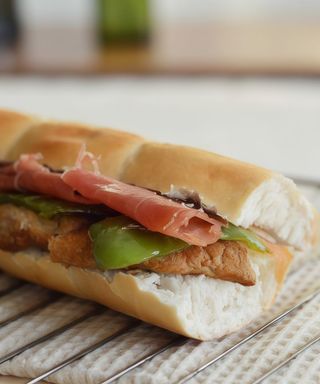 Bocadillo De Serranito De Pollo