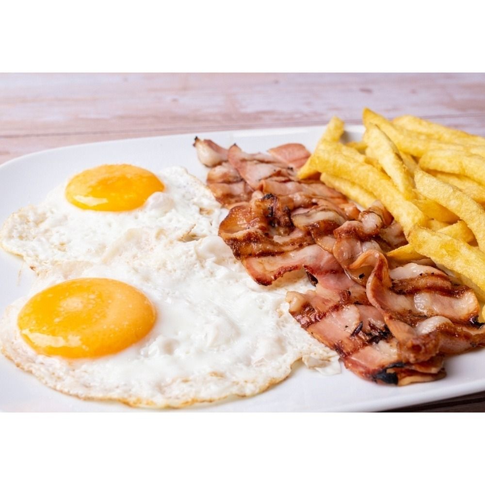 Plato combinado huevos