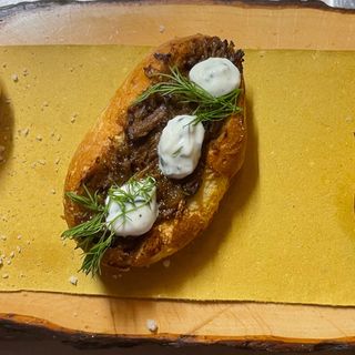 Tris di maritozzi: 1) burrata e  gambero 2) norma  3) crema di ricotta