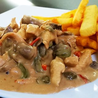 Strogonoff De Pollo