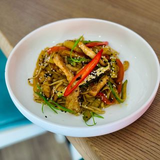 Удон з куркою (320гр)