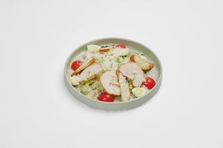 Салат Цезарь с курицей