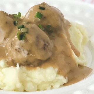 Chiftelute (3 buc.), sos de marar si piure de cartofi