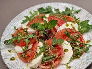 Салата Капрезе (350г)