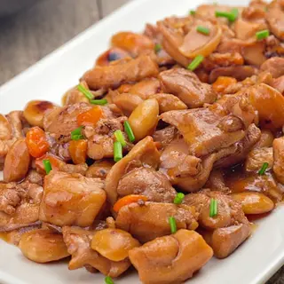 Pollo con almendras