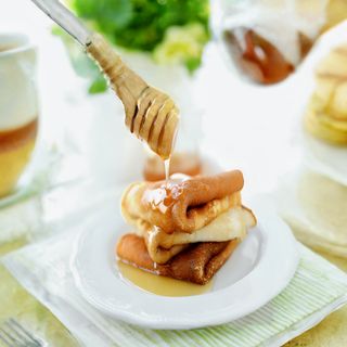 Палачинка с мед и сирене (300г)