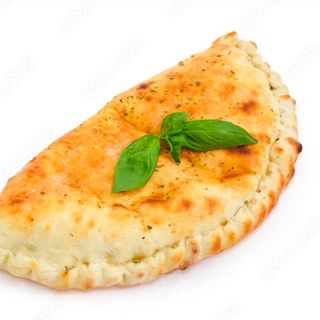Calzone formaggioso