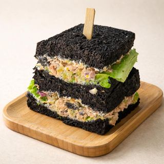 Бріош з тунцем